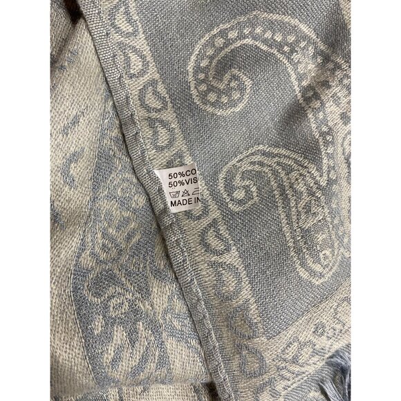 Womens Fall Gray & Beige Paisley Print Scarf Wrap Shawl Fringe 49 x 70 inches - Picture 3 of 10